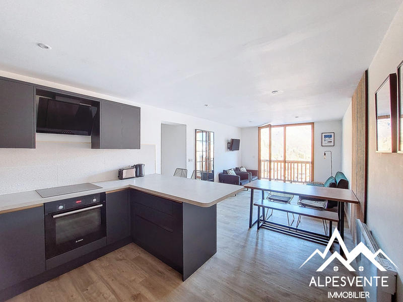 Appartement - 80 m² - 4 pièces