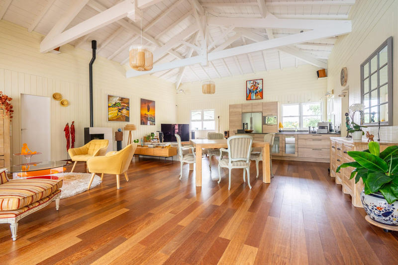 Maison - 215 m² - 7 pièces