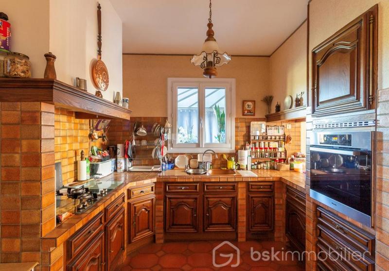 Maison traditionnelle - 187 m² - 7 pièces