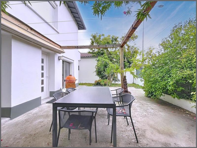 Maison - 169 m² - 7 pièces