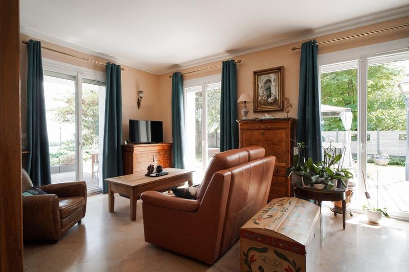 Maison - 246 m² - 9 pièces