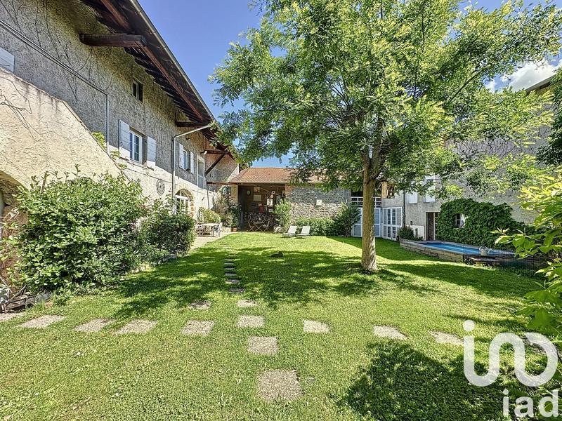 Maison - 476 m² - 10 pièces