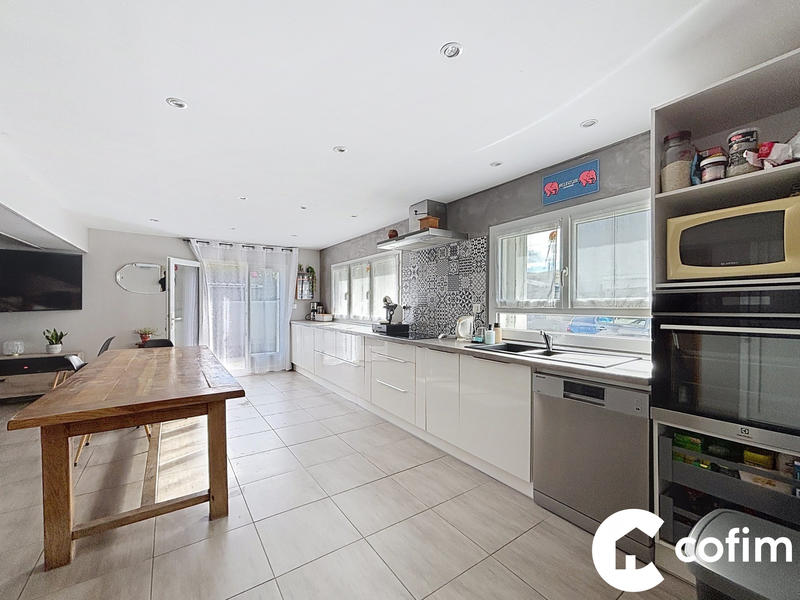 Maison - 107 m² - 6 pièces