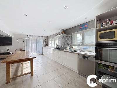 Maison - 107 m² - 6 pièces