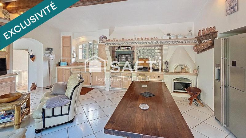 Villa - 260 m² - 6 pièces