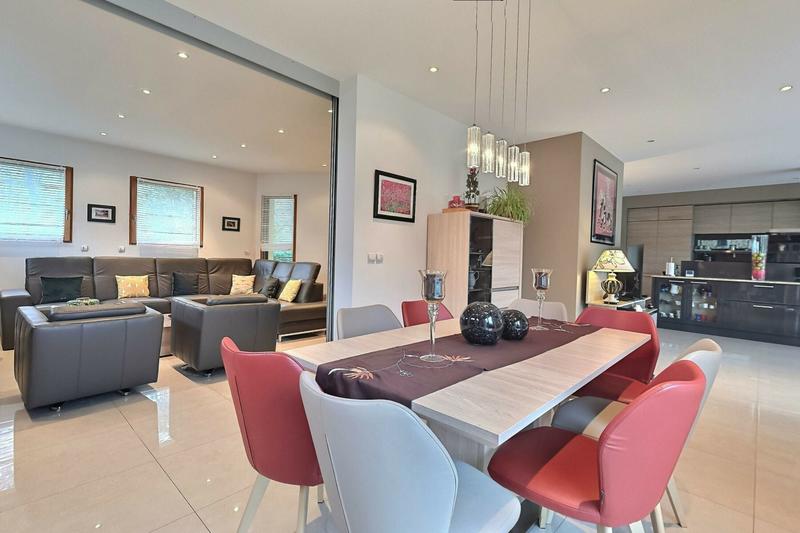 Maison - 197 m² - 7 pièces