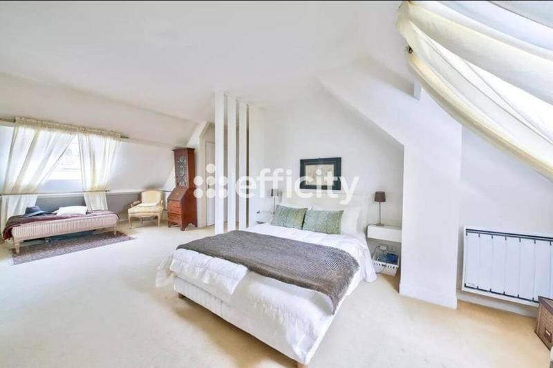 Appartement - 152 m² - 5 pièces