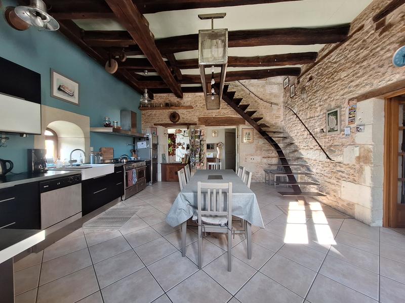 Moulin - 189 m² - 6 pièces