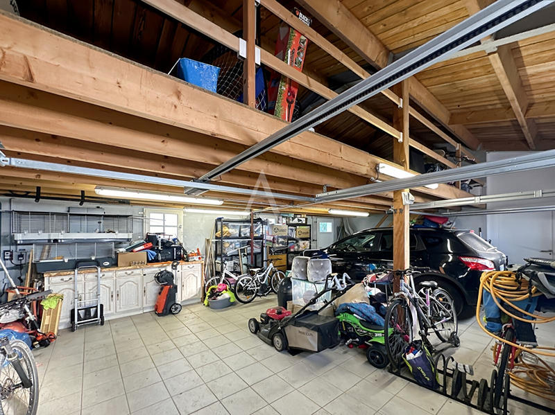 Maison - 223 m² - 7 pièces