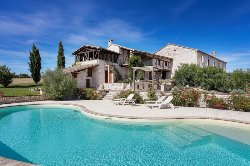 Maison en pierre - 409 m² - 10 pièces