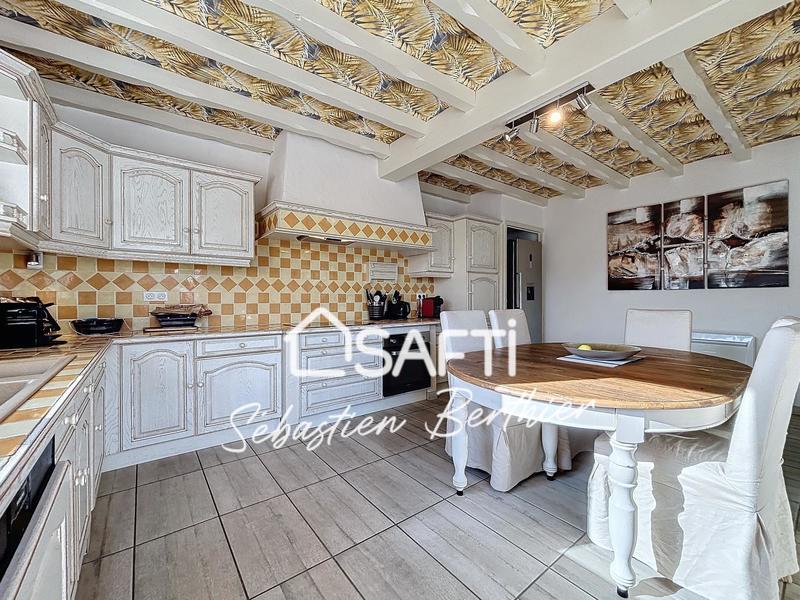 Maison - 180 m² - 6 pièces