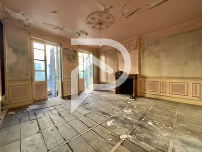 Immeuble - 65 m² - 7 pièces