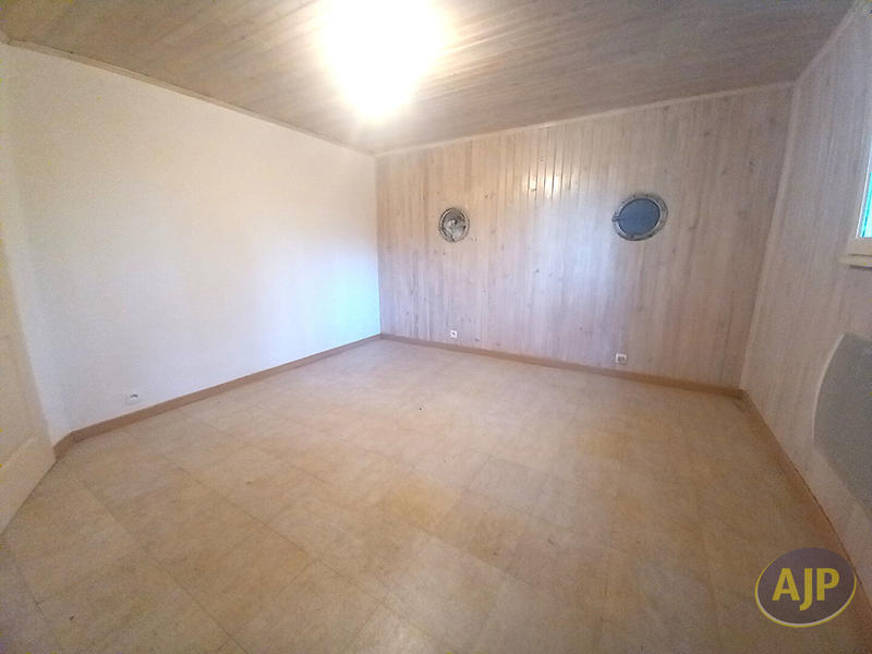 Maison - 212 m² - 9 pièces