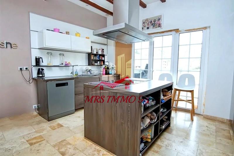 Propriété - 389 m² - 8 pièces