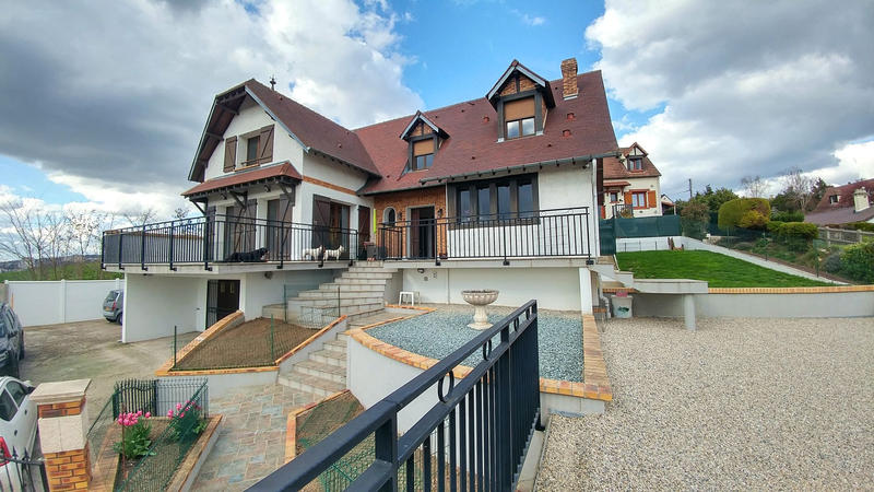 Maison - 151 m² - 6 pièces