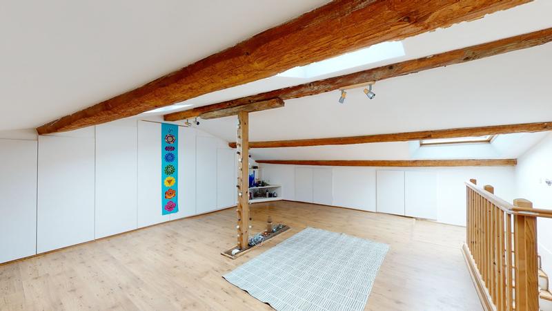 Propriété - 450 m² - 18 pièces