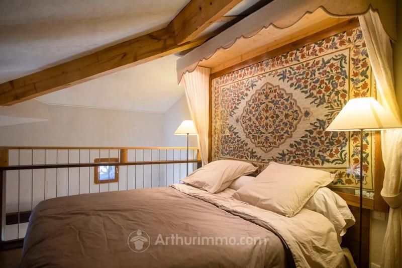 Maison - 557 m² - 20 pièces