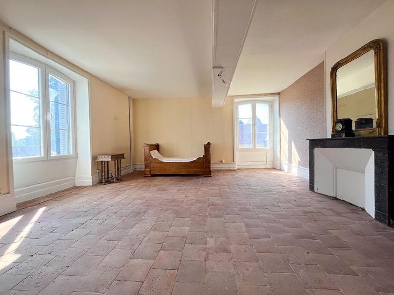 Maison - 250 m² - 7 pièces