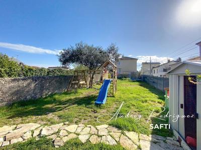 Maison - 80 m² - 4 pièces