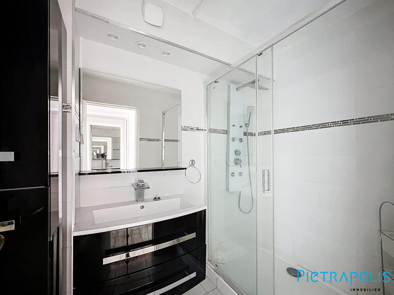 Appartement - 84 m² - 4 pièces