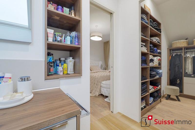 Maison - 168 m² - 8 pièces