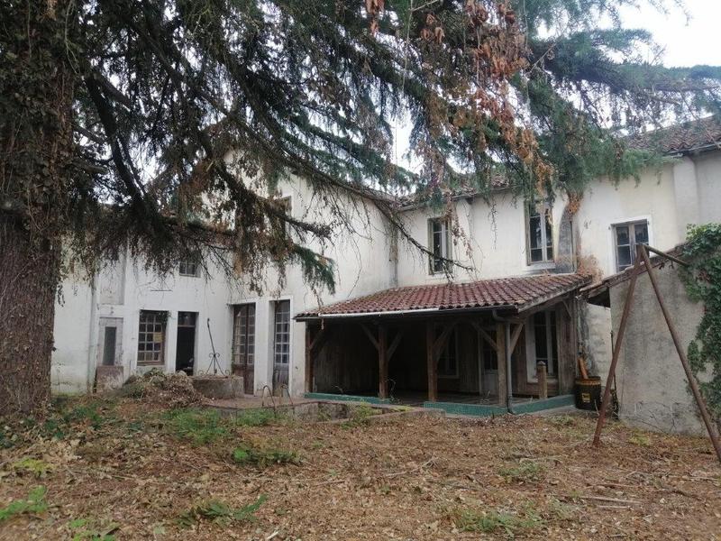 Maison de village - 300 m² - 10 pièces