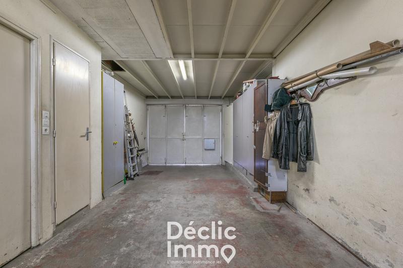 Maison - 370 m² - 9 pièces