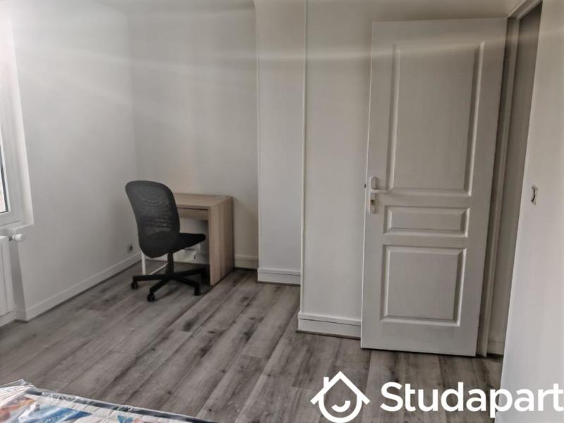 Chambre - 11 m² - 1 pièce