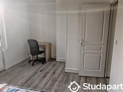 Chambre - 11 m² - 1 pièce