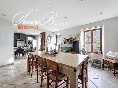 Maison - 175 m² - 6 pièces