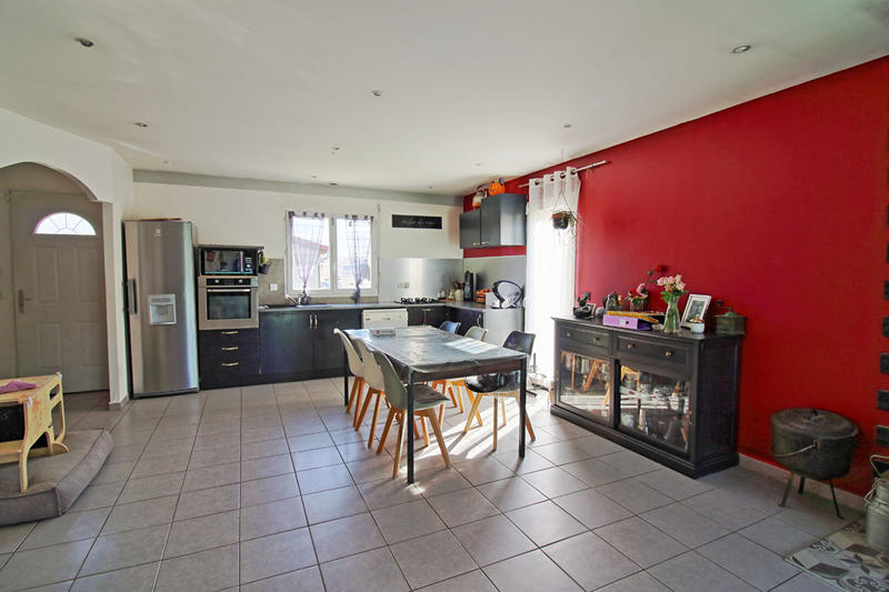 Maison - 95 m² - 5 pièces