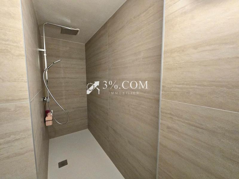 Loft - 144 m² - 5 pièces