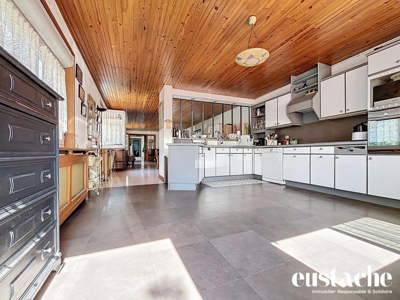 Maison ancienne - 207 m² - 6 pièces