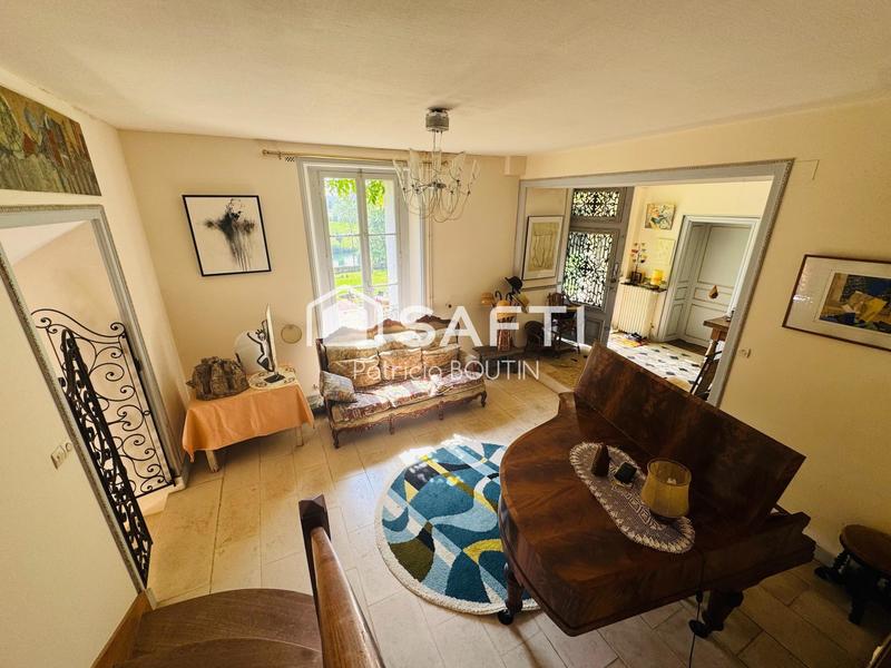 Maison de maîtres - 339 m² - 13 pièces