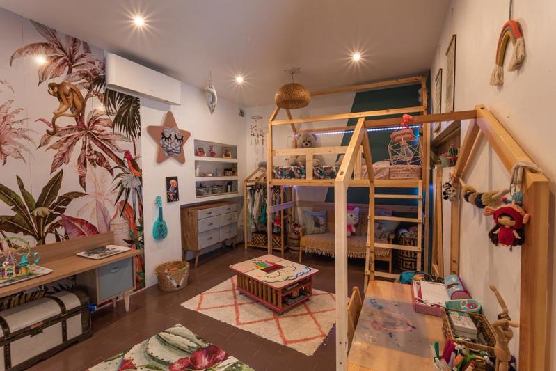 Maison d'architecte - 300 m² - 7 pièces