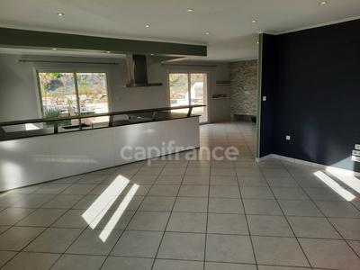 Maison - 204 m² - 8 pièces