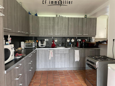 Maison - 220 m² - 7 pièces