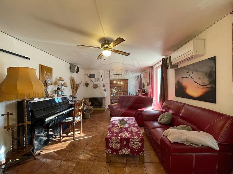 Maison - 174 m² - 10 pièces