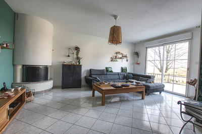 Maison - 207 m² - 7 pièces