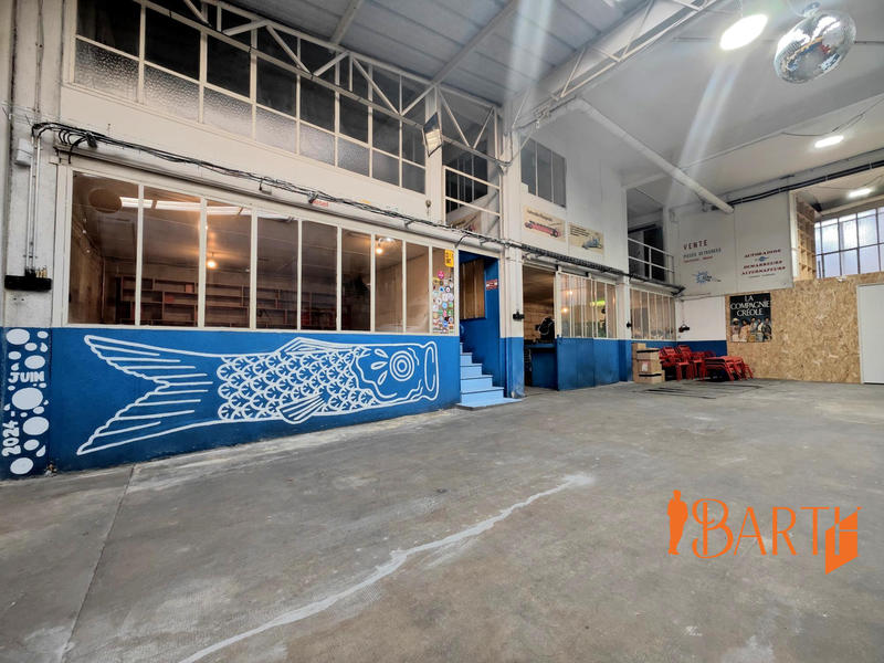 Maison - 325 m² - 4 pièces