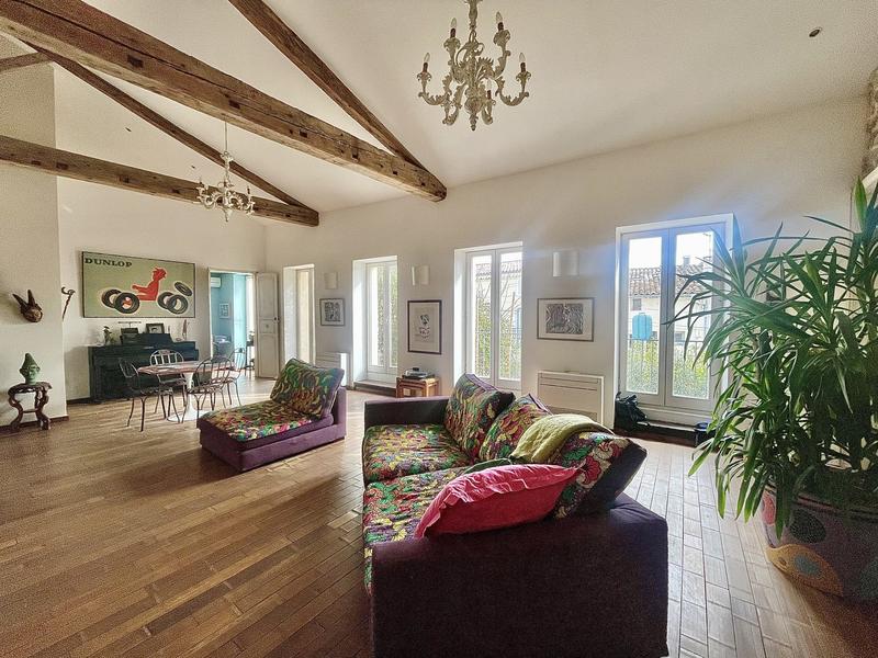 Maison - 406 m² - 8 pièces