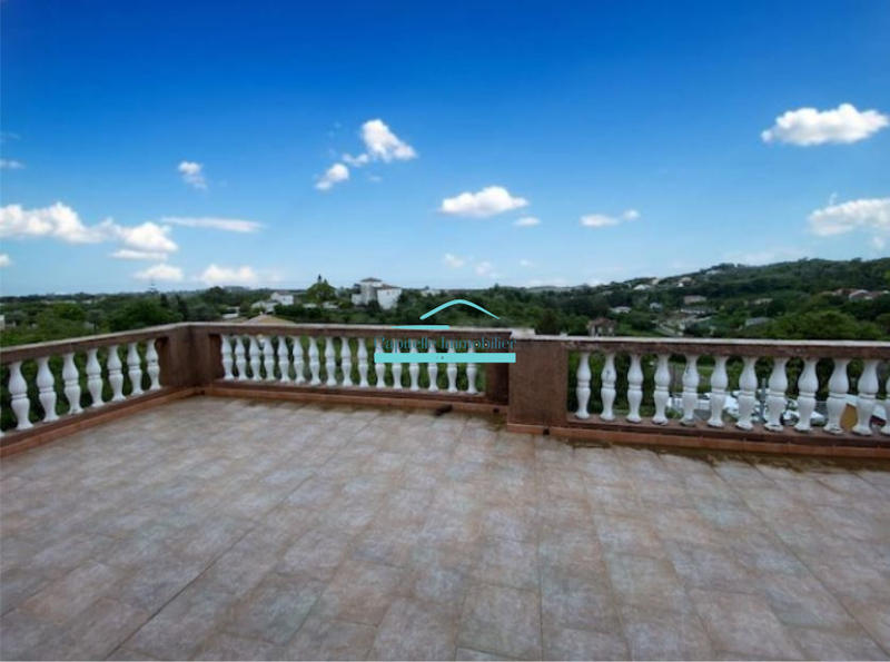 Villa - 180 m² - 7 pièces