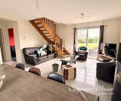 Maison traditionnelle - 90 m² - 5 pièces