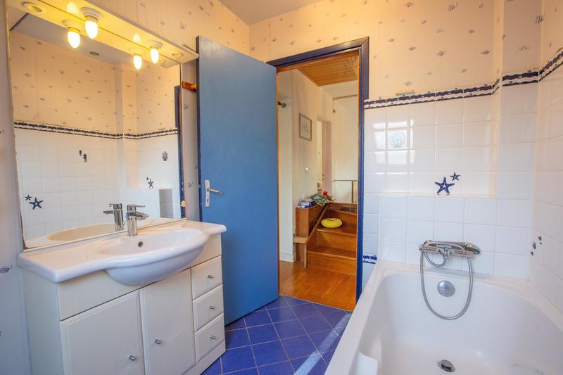 Maison - 261 m² - 9 pièces