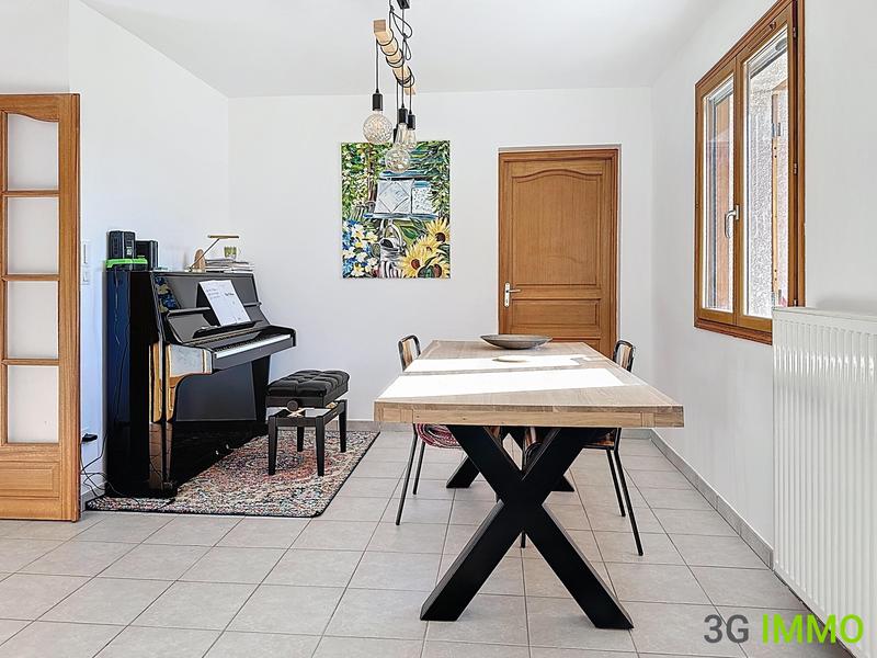 Maison - 230 m² - 10 pièces