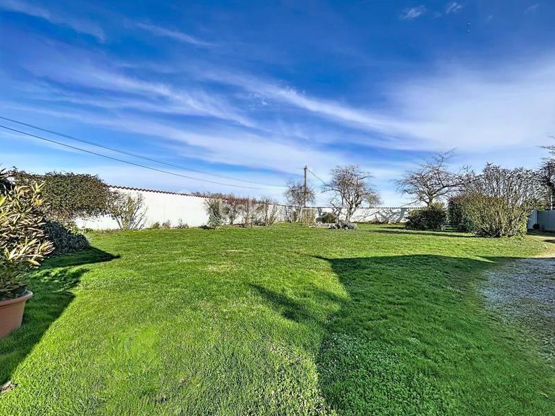 Corps de ferme - 300 m² - 8 pièces