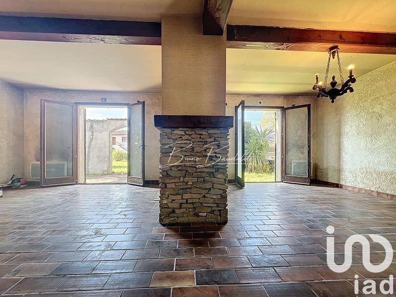 Maison - 210 m² - 6 pièces