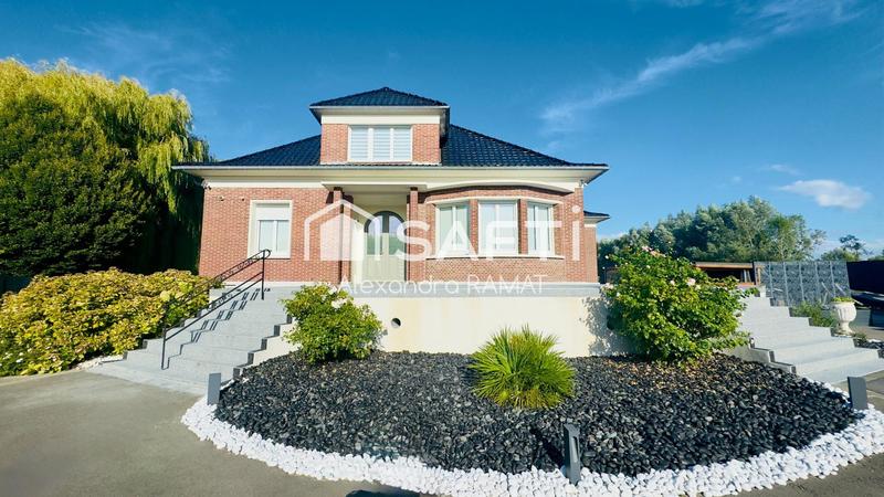 Maison - 300 m² - 8 pièces