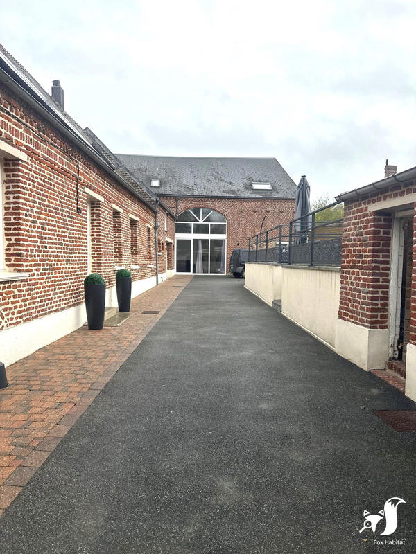 Maison - 245 m² - 8 pièces