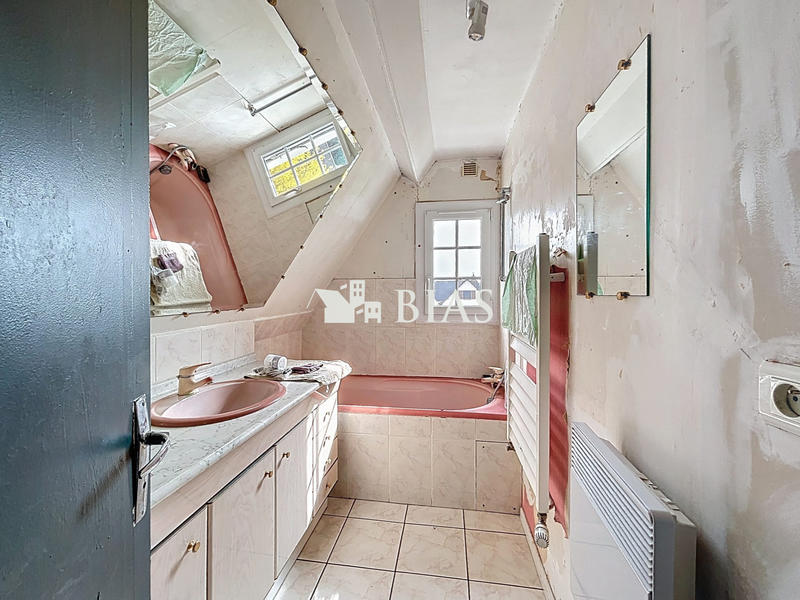 Maison traditionnelle - 75 m² - 4 pièces